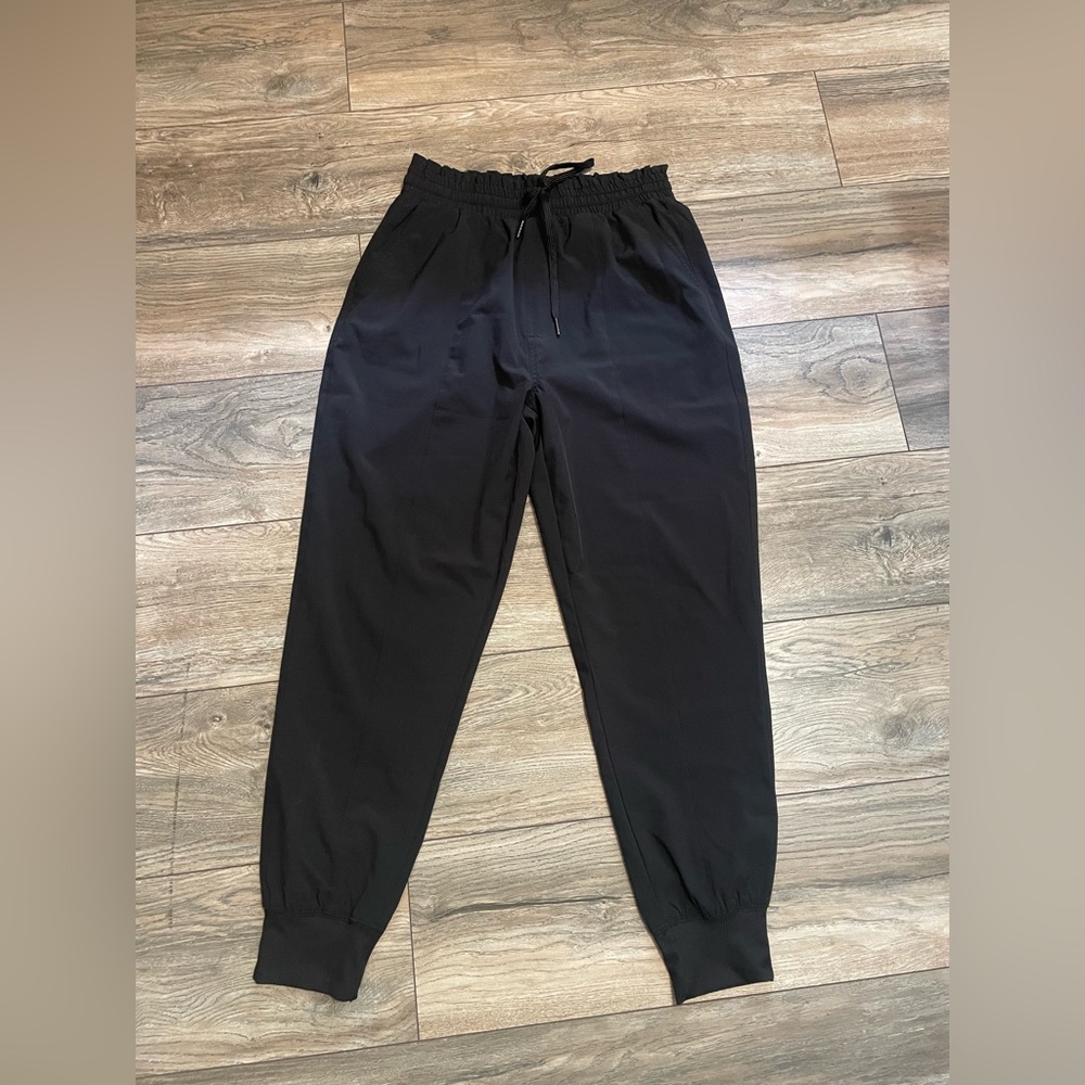 Vanilla Star Black Joggers with Elastic Cuffs and Relaxed Fit Size M